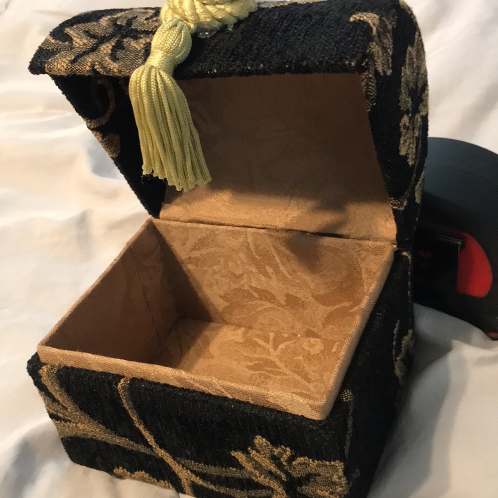 Nick Nack treasure chest or catch-all - Picture 6 of 10